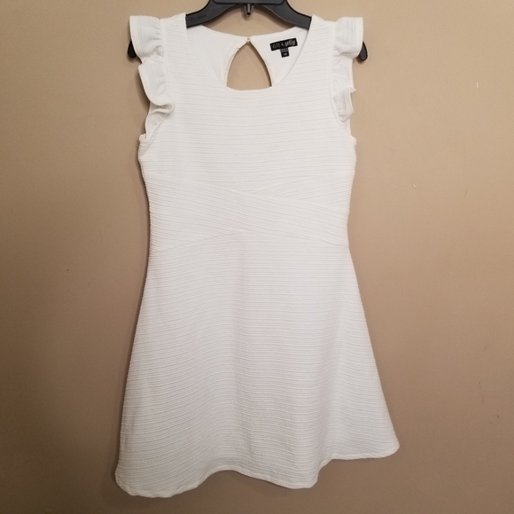 Ava & Yelly dress with ruffle sleeve - Picture 1 of 8